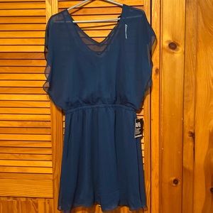 Beautiful midi style dress shirt sleeves